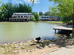 -蓝地时尚庄园(北京清河营地铁站店)