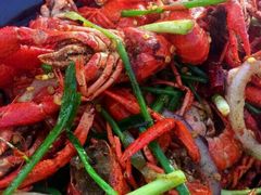 -虾弄弄海派小龙虾·牛羊蝎子火锅