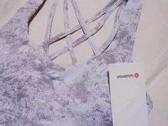 -lululemon(上海浦东IFC店)