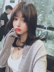 -天下皇剪新潇洒美容美发