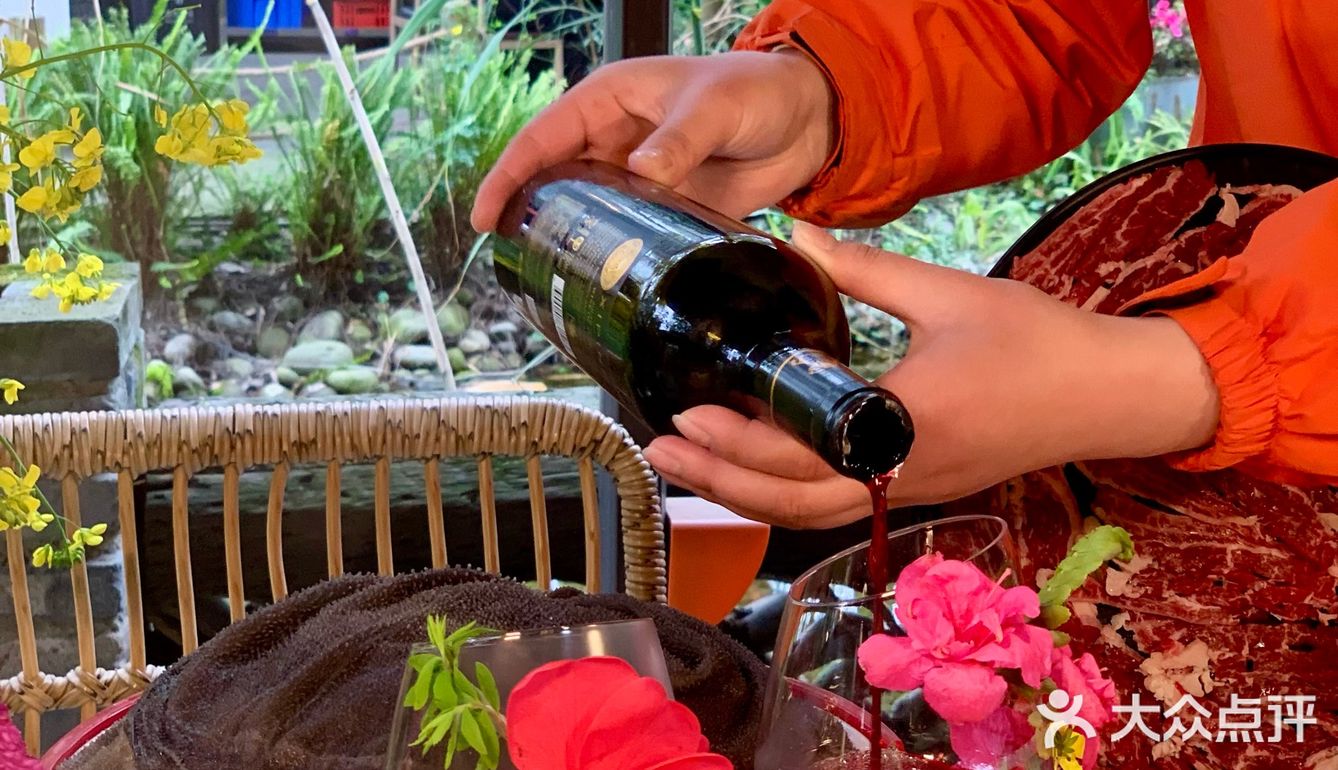 电子科大！湖光梦影茅歌水韵喊你吃火锅儿！