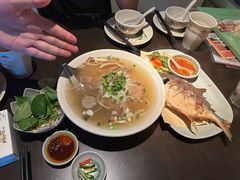 -大头虾越式风味餐厅(光明广场店)