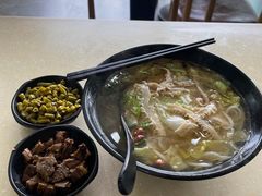 -龙记桂林米粉(财满街店)