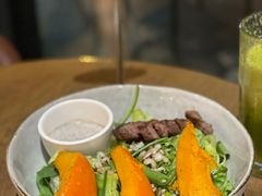 煎牛肉麦仁西兰花色拉-Wagas(凤凰汇店)