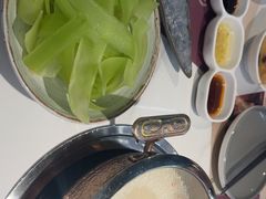 -洪氏嗨捞·广东猪肚鸡·椰子鸡火锅(西咸万象城店)
