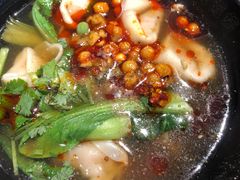 -爆炸头阿姨小四川正宗川味小吃(无任何分店)