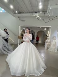 -艾米丽婚纱礼服