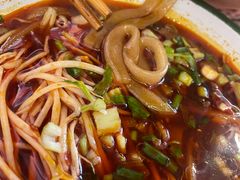 -拈签一笑黄牛肉辣卤串串