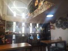 大堂-家味螺蛳粉&烤鱼(安远路店)