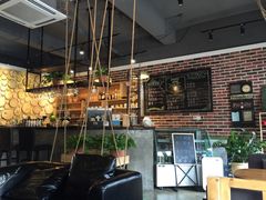 -初见咖啡(青大路店)