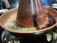 -果松木炭酸菜铜火锅·外婆参鸡汤