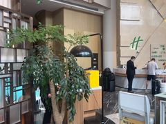 -上海南京路步行街假日酒店