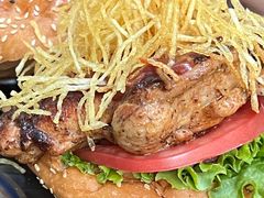 BBQ酱香烤鸡腿洋葱汉堡-Let'sBURGERplus·非常创意汉堡(三里屯店)