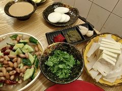 -洞庭洲·防空洞火锅·烧烤·铜锅涮肉(新百广场店)