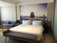 -榆林榆阳西路火车站亚朵酒店