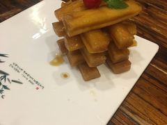 -春天里·老街坊餐厅(港隆广场店)