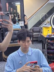 -藤野造型专业烫染接发