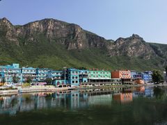 -百里峡七彩艺术小镇