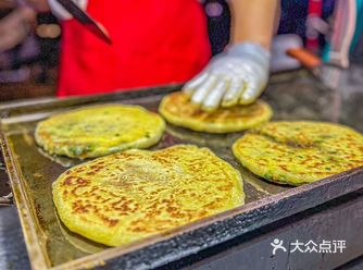 排队都要吃到的东北馅饼🫓，好吃爆啦