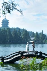 -唯一旅拍·颂当代影像艺术中心(上城店)