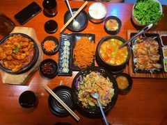 石锅大酱汤-鑫日千里马朝鲜族小馆(总店)