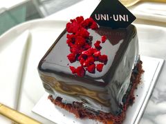 -UNI UNI(环亚凯瑟琳店)