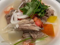 手抓羊肉-巴扎美食·新疆菜·西域歌舞表演餐厅(新疆大厦店)