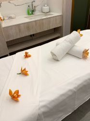 -禾颜社·精致美容