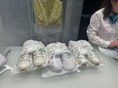 -福奈特洗衣洗鞋(宝华广场店)