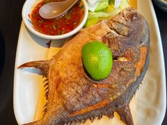 香煎鲳鱼-大头虾越式风味餐厅(光明广场店)