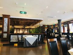 -八府香鸭·啫啫煲(华山路店)