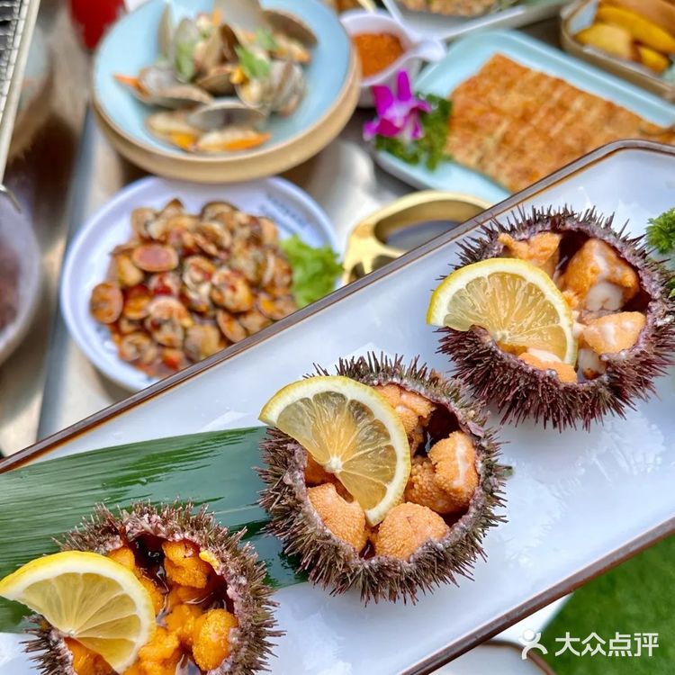 来星海就办了一件事，吃生腌…