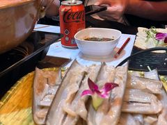 -鲜入围煮花胶鸡海鲜火锅