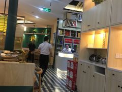 大堂-湘当有饭剁椒鱼头(昆山招商花园城店)