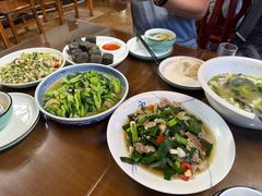 -芦茨金富饭庄·25年老字号·专做稻草鸡