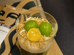 牛油果燕麦酸奶杯-星巴克(上海虹桥站2A检票口)