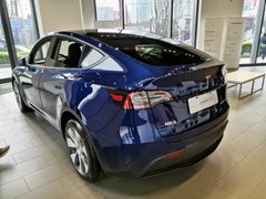 -TESLA 特斯拉(上海太古汇体验店)