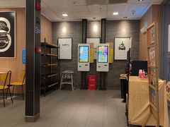 -麦当劳(上海虹桥站30B检票口楼上)