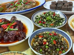 -芦茨金富饭庄·25年老字号·专做稻草鸡