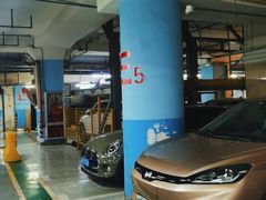 -环球港-停车场