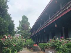 -峨眉山报国寺