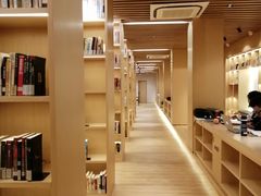 -漕河泾街道图书馆(漕河泾社区文化活动中心店)