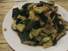 拍黄瓜-玫瑰红烤羊排(北新桥三条店)