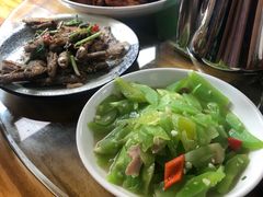 -芦茨金富饭庄·25年老字号·专做稻草鸡