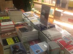 -新华里咖啡书吧(新华书店小寨店)