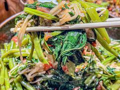 酸笋空心菜-雀舞云南菜(天津天河城购物中心店)