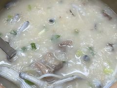 沙虫乳鸽粥-盛燕泥丁粥