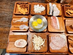 -银米·云南传统过桥米线(双廊黑金冠店)