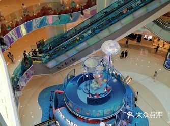 北京知名潮流酷玩集散地王府井apm与泡泡玛特梦幻之旅
