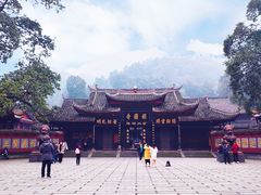 -峨眉山报国寺